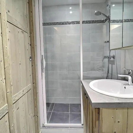 2 Pieces De Charme, Exposition Sud, Sur Les Pistes - Fr-1-182-51 Apartment Meribel